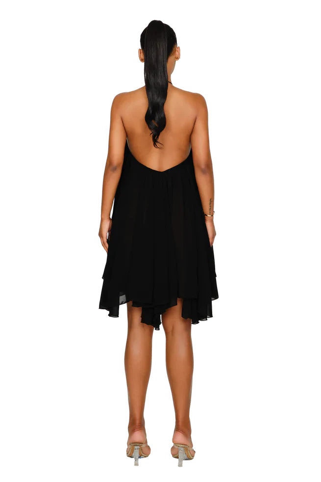A Fashionable And Personalized One-shoulder Dress For Women